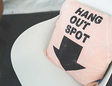 Подушка с надписью Hang out spot